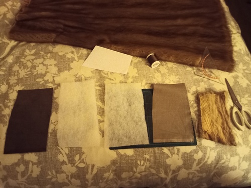 Material, from left to right: velvet, ouate x2, thin fabric, fur